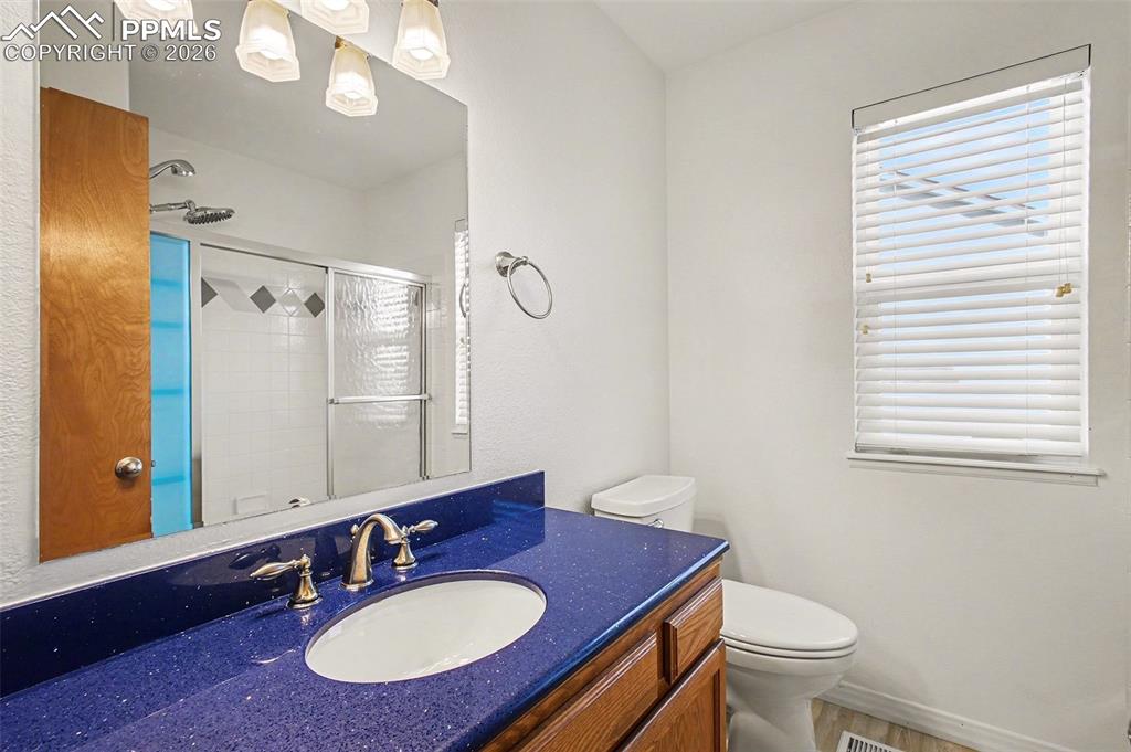 Upstairs full bathroom