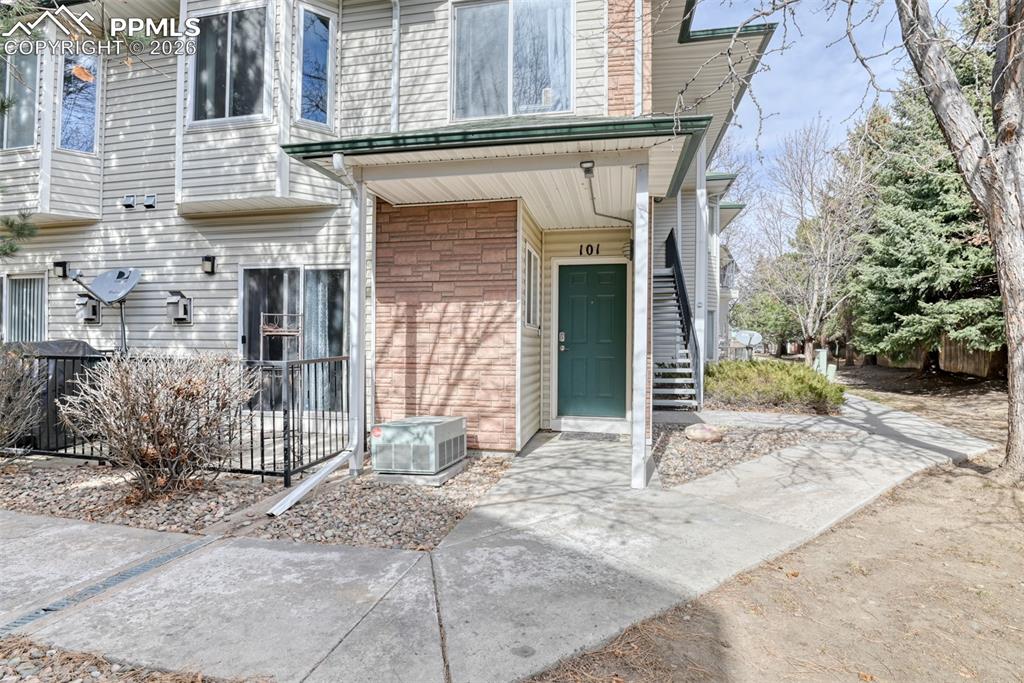 2095 Legacy Ridge View #101