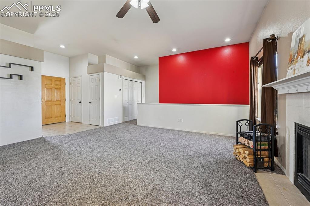 Living room and entry way with new carpet!