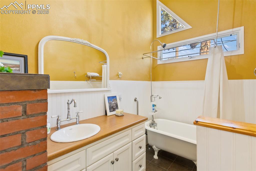 Beautiful bath with vintage claw tub