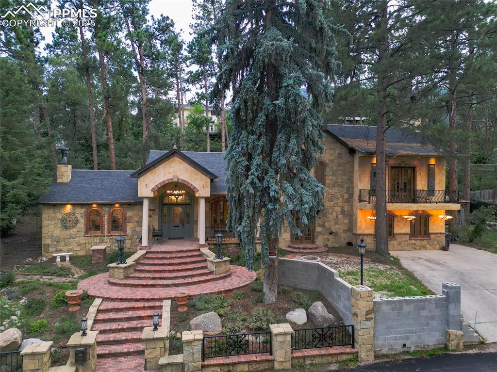 1815 Pine Grove Avenue photo 2