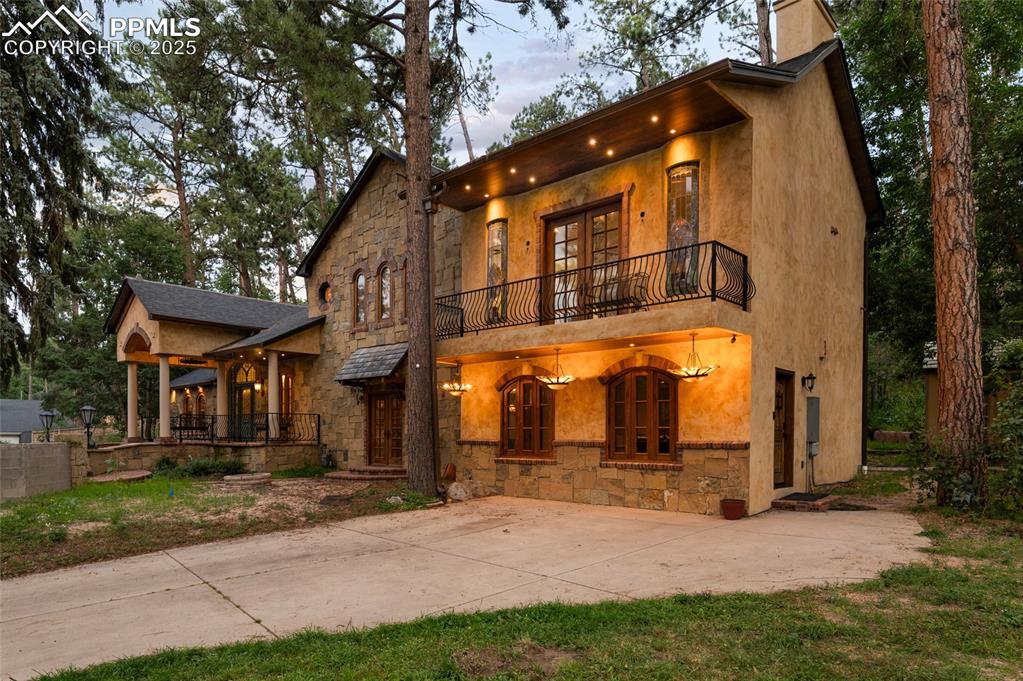 1815 Pine Grove Avenue photo 3