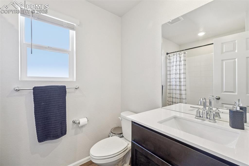 Upstairs secondary bathroom