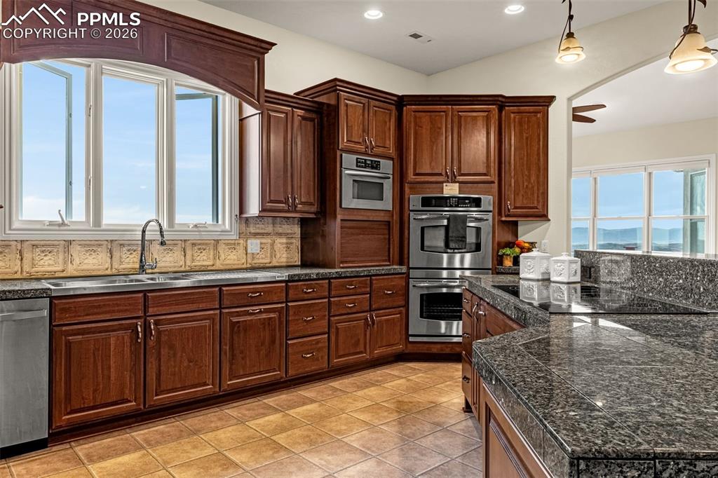 15575 Henry Ride Heights