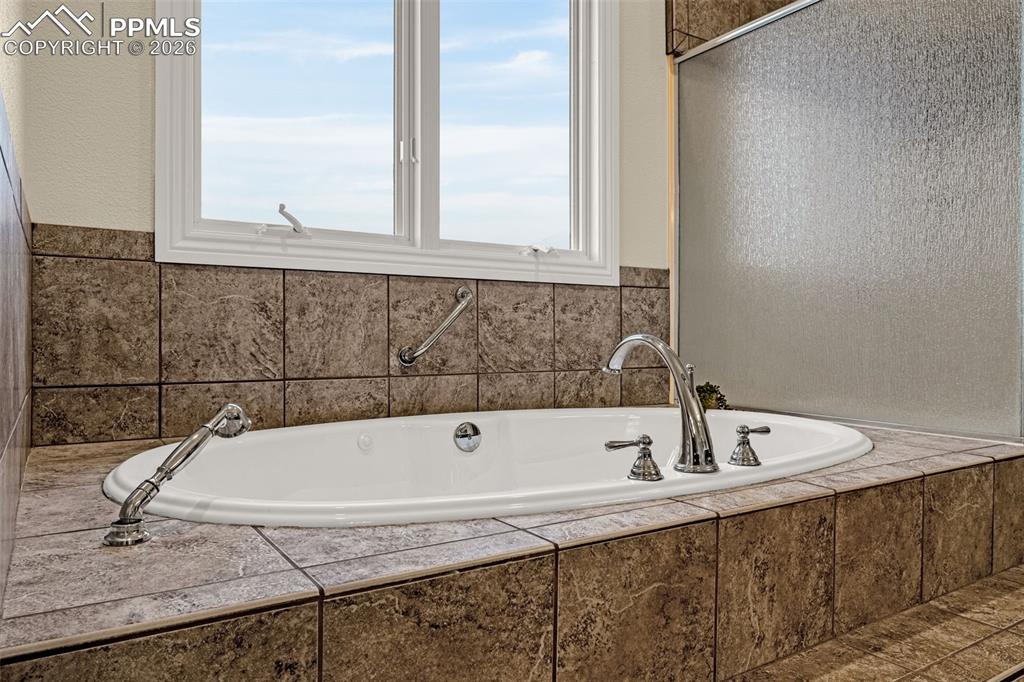 15575 Henry Ride Heights