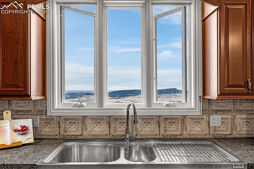 15575 Henry Ride Heights