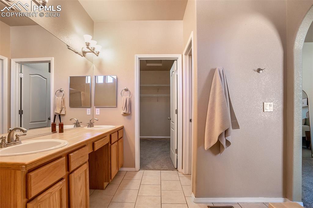 5-piece primary bath with access to large walk-in closet