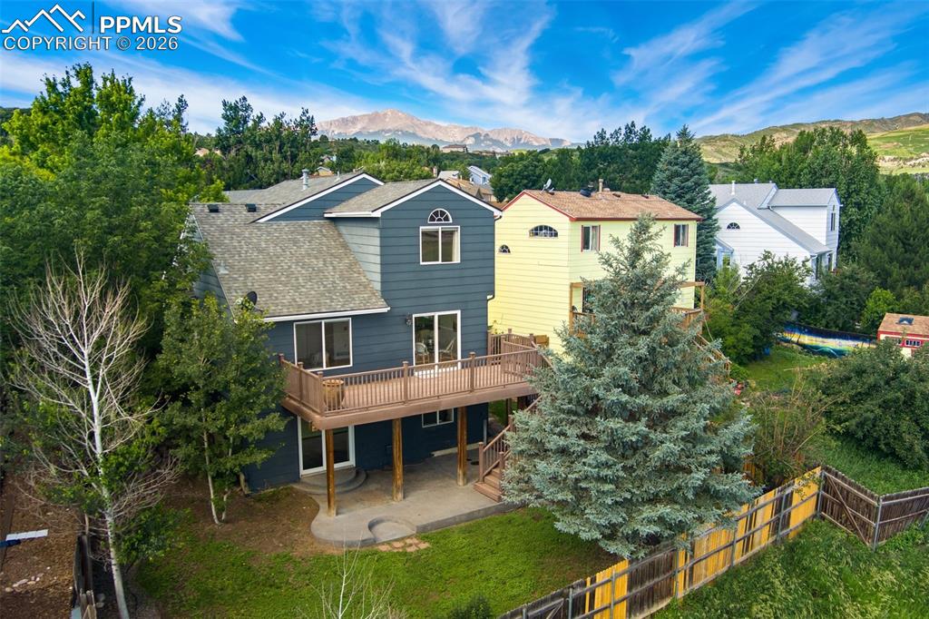 1310 Chesham Circle photo 2