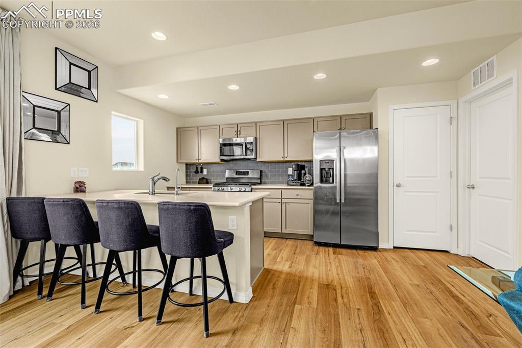 Kitchen with Quarts countertops