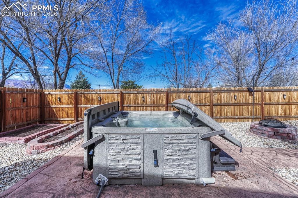 Enjoy the included hot tub.