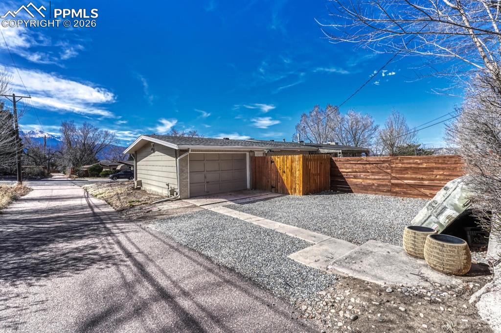 Another garage bay, 3 spaces total!