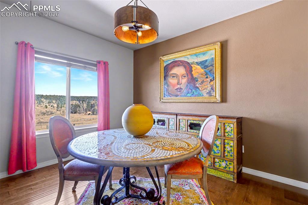 Ding area conveniently located off the kitchen