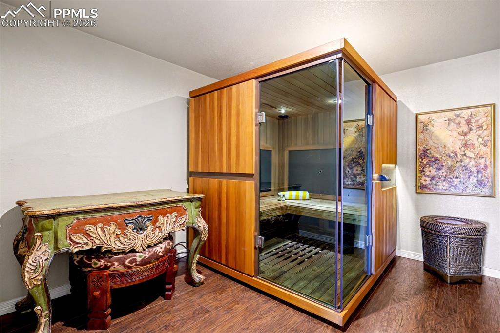 State of the art Infrared sauna included!