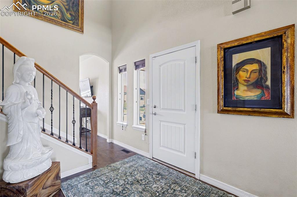 Dramatic 2 story entry