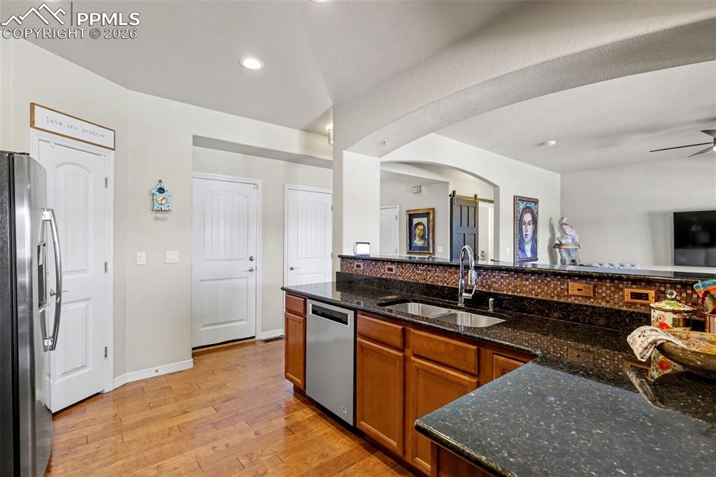 Spacious kitchen with walk in pantry