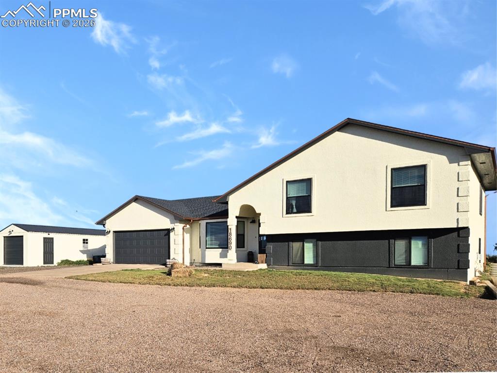 18690 Soapstone View photo 2