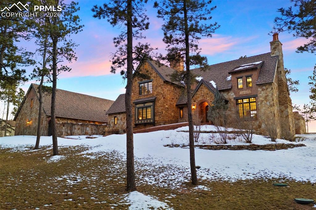 4340 Foxchase Way photo 2