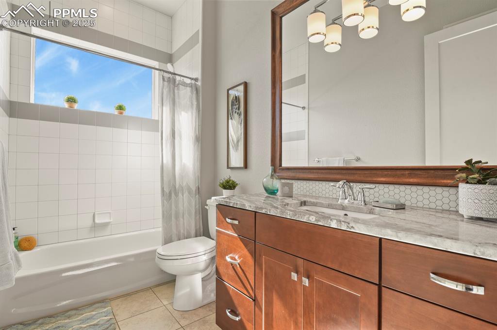 Full bathroom on main level 