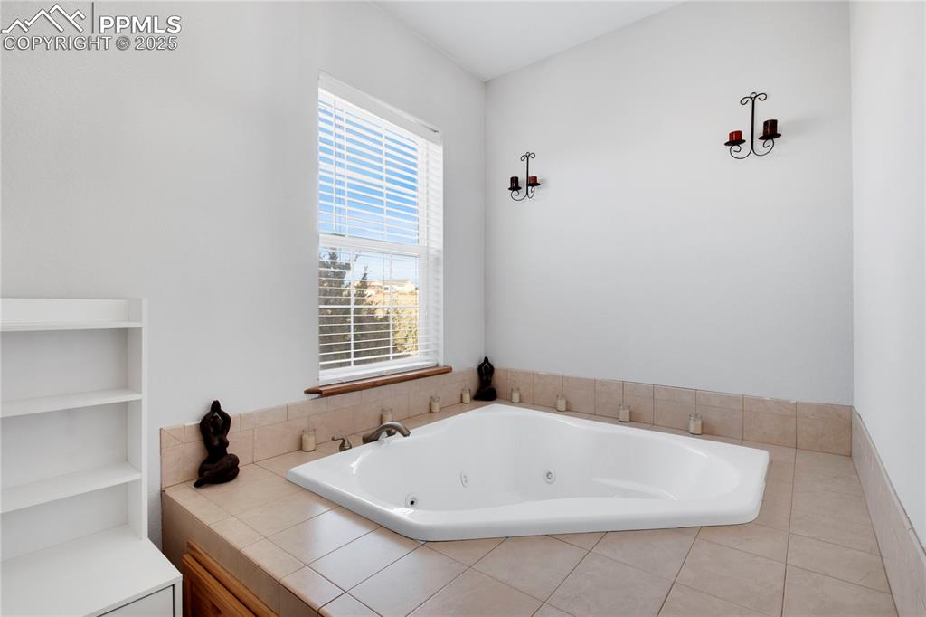 Bathroom featuring a whirlpool tub