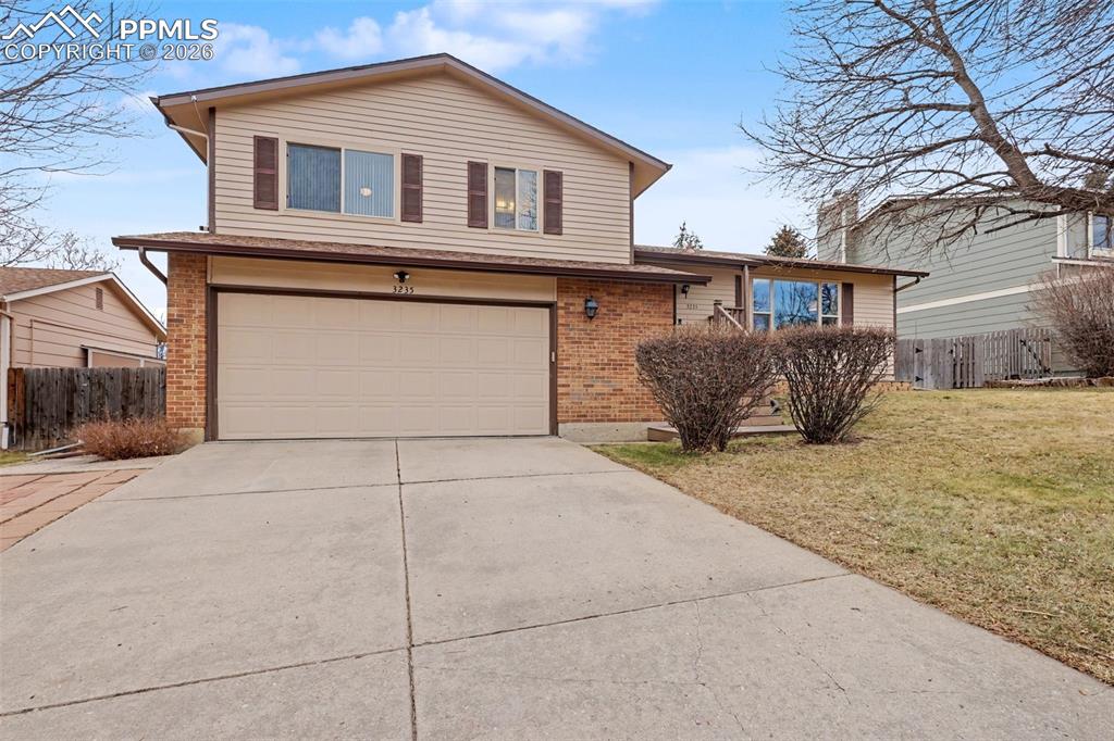 3235 Blue Mountain Way photo 2