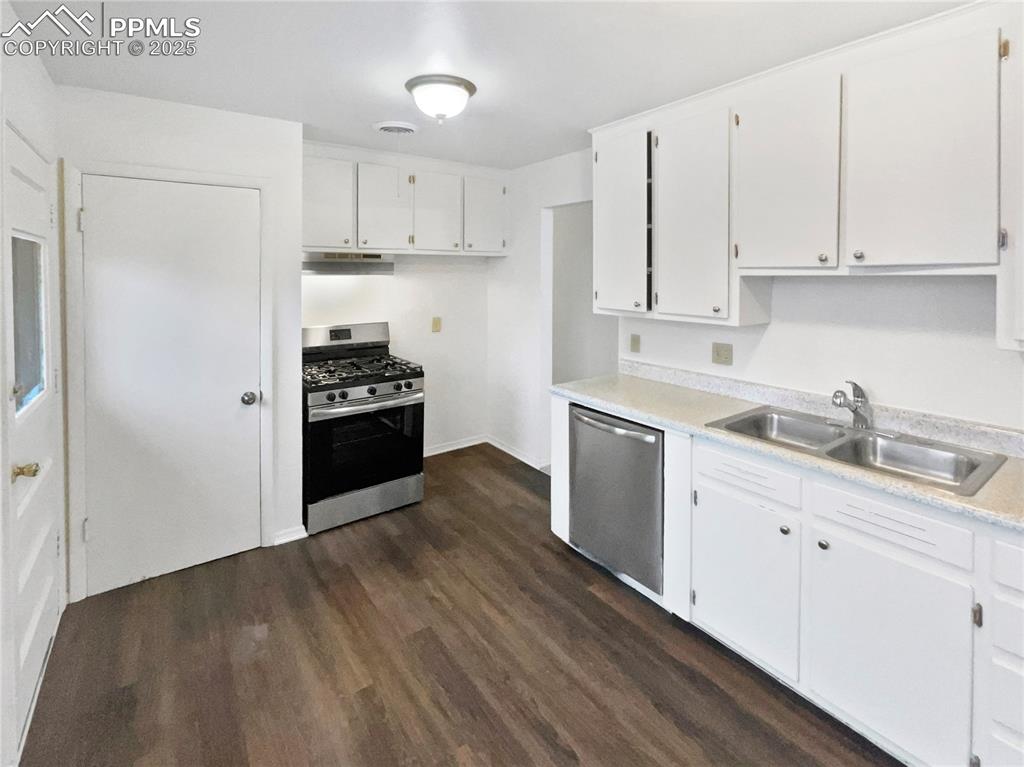 2127 Saranac Drive photo 2