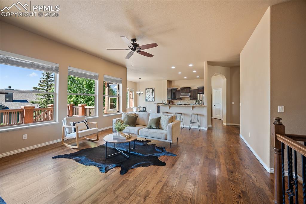 1117 Spectrum Loop photo 3