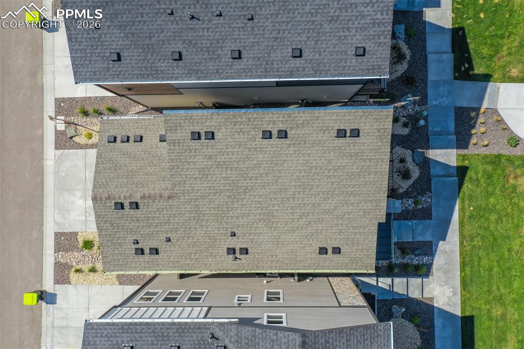Bird's eye view of apartment complex