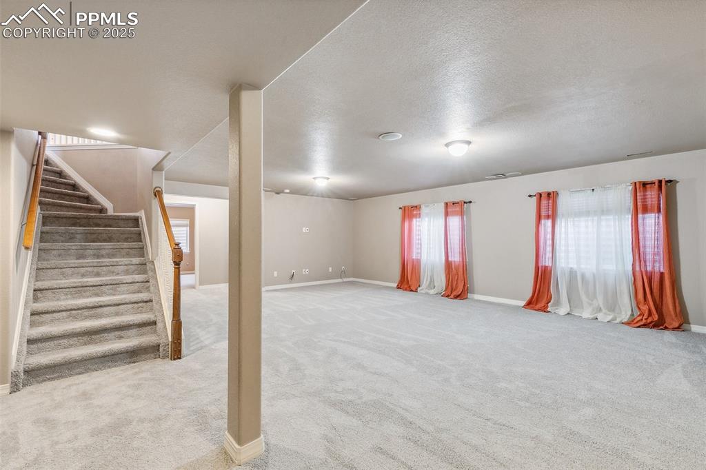 Huge Family room with new carpet