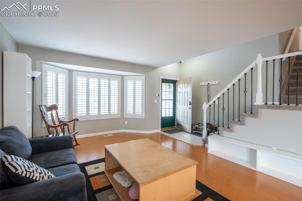 389 Oxbow Drive photo 3