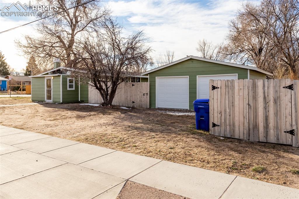 3320 N Arcadia Street photo 3