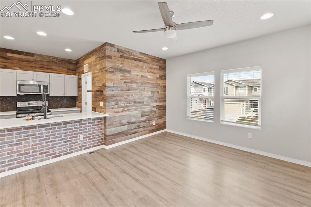 4175 Samaritan Loop photo 2