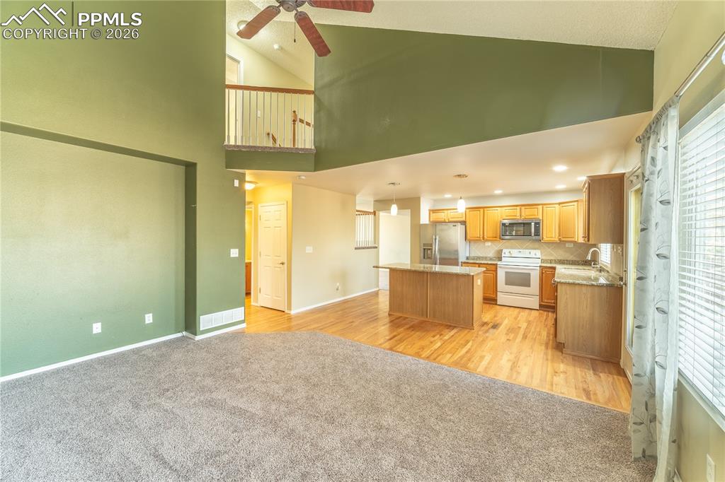 5536 Pioneer Mesa Drive photo 2