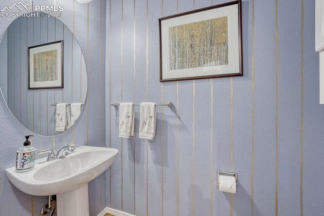 Main level half bathroom