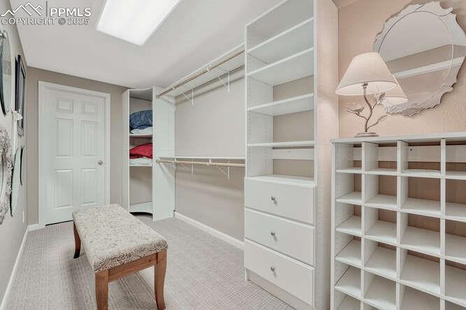 Walk in closet 