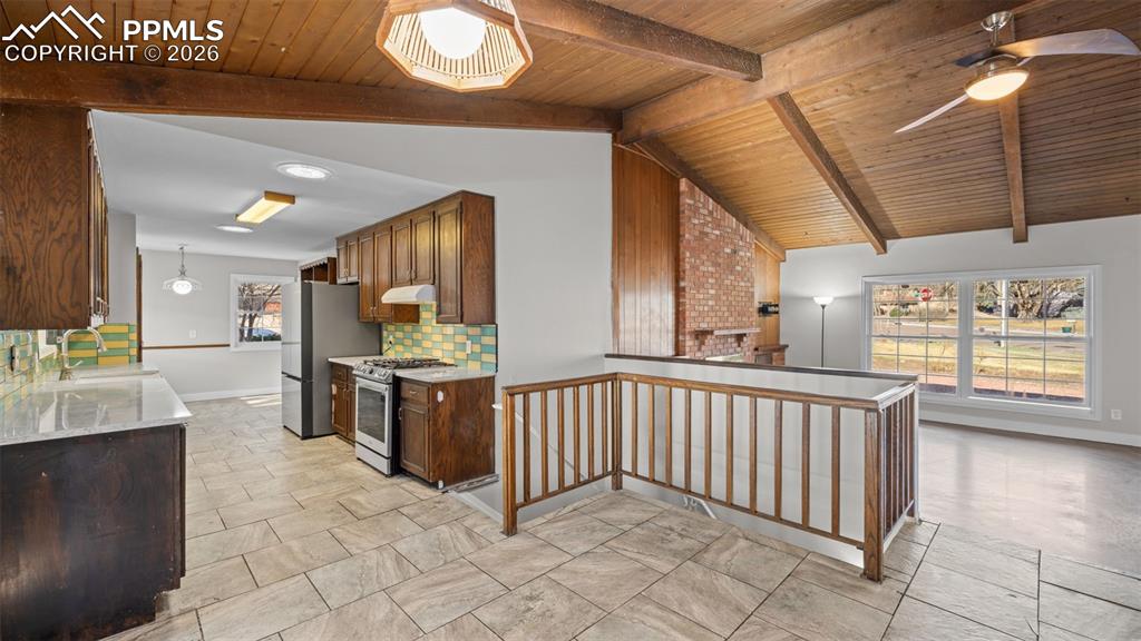 4100 Flintridge Circle photo 2