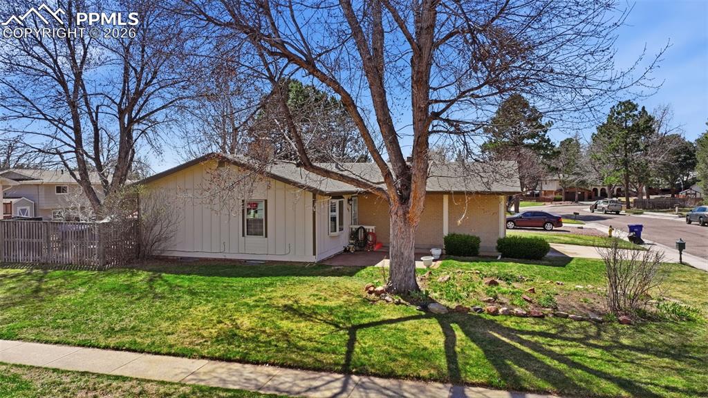 3275 E Parade Circle photo 3