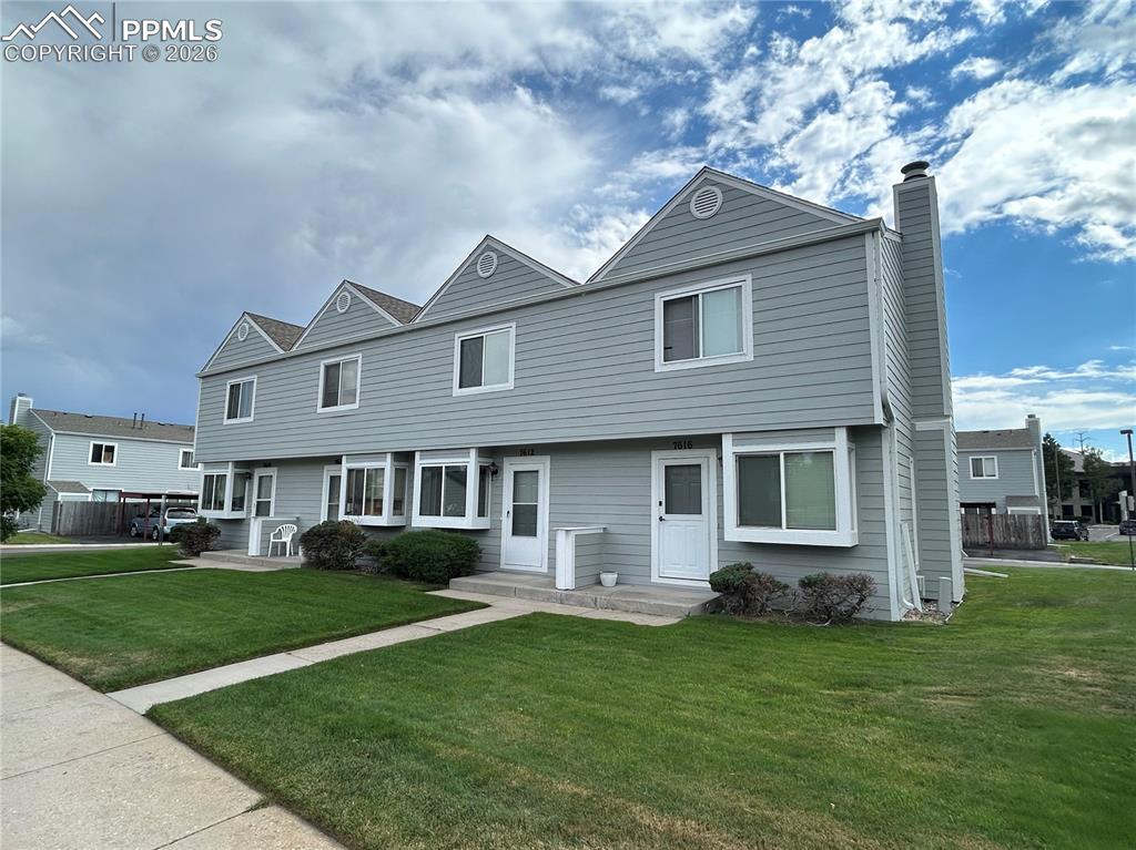 7612 Clover Hill Drive photo 2