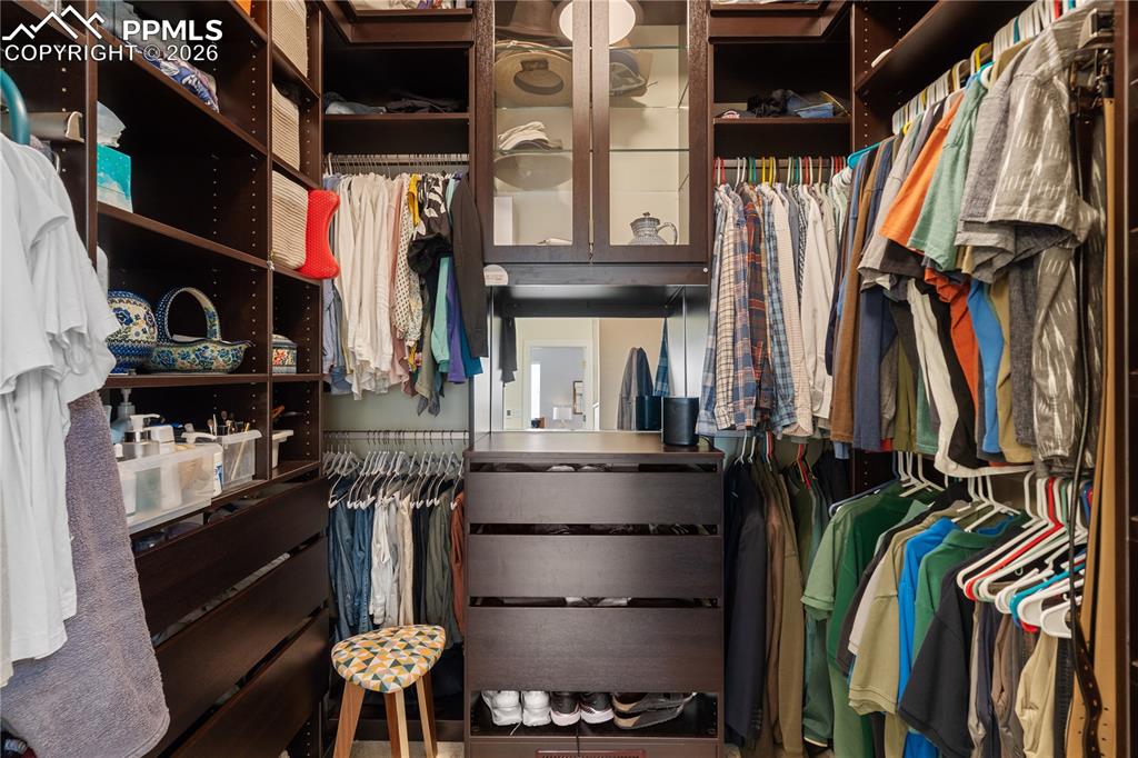 Master bathroom Closet Factory walk in closet for maximum organization