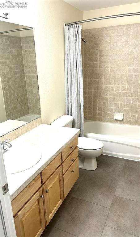 Full bathroom on main level has new luxury vinyl plank flooring, paint, light fixture and grout 