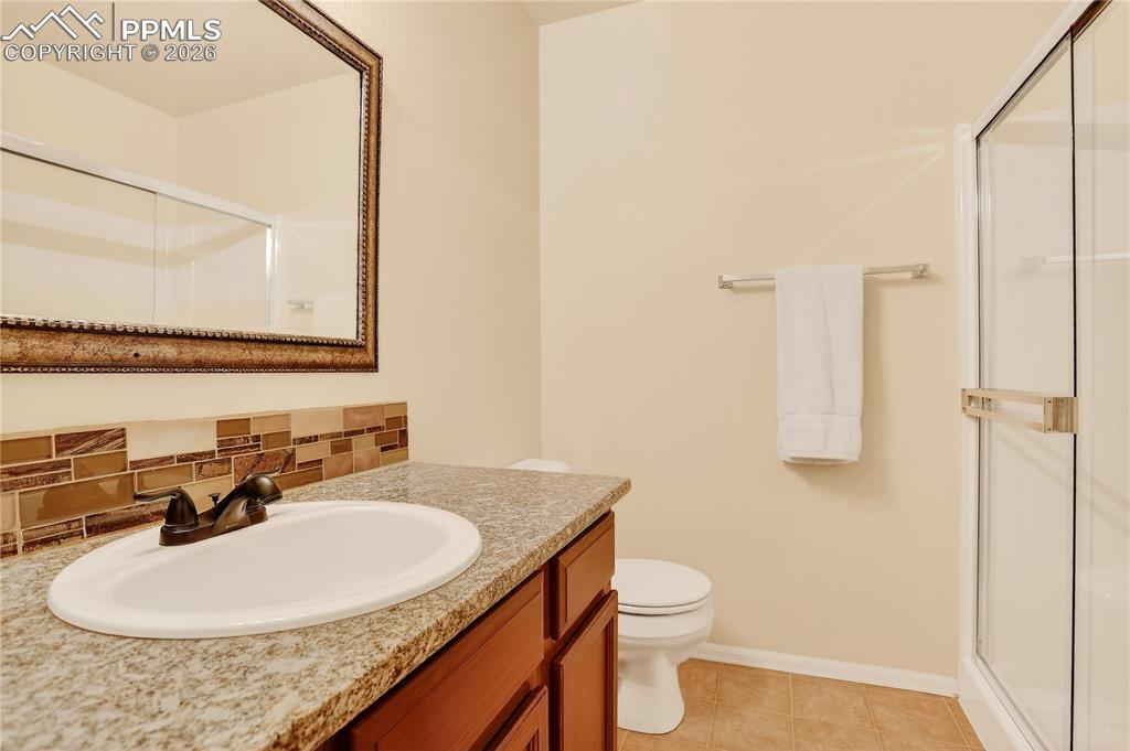 Upper Level Hall Bath