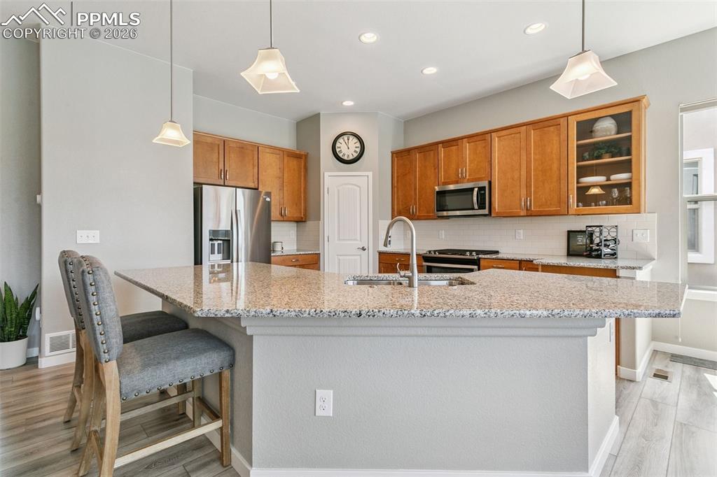 Fabulous Center Island with Breakfast Nook