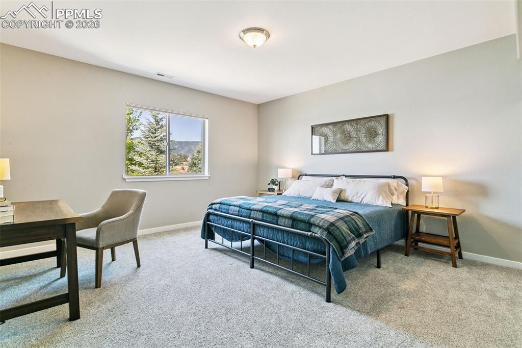 Bright & Oversized Bedroom in the Bsmt