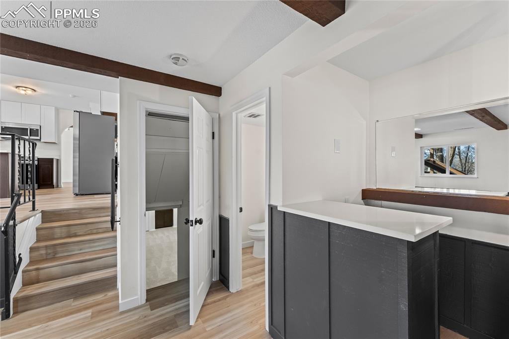 Family room w/mini bar area