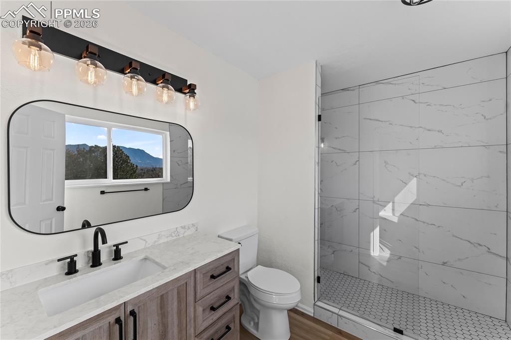 Master en-suite bathroom with walk in shower