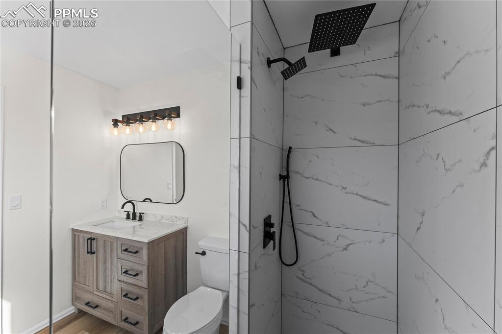 Master en-suite bathroom with walk in shower