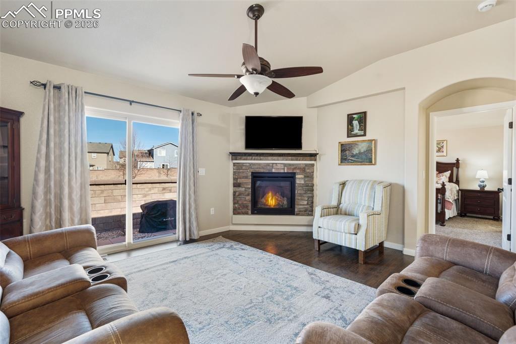 8192 Potentilla Grove photo 3