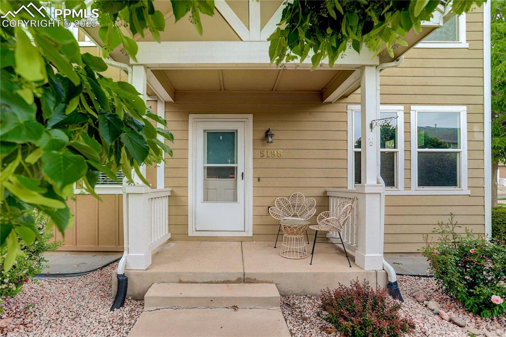 5198 Dovetail Lane photo 3