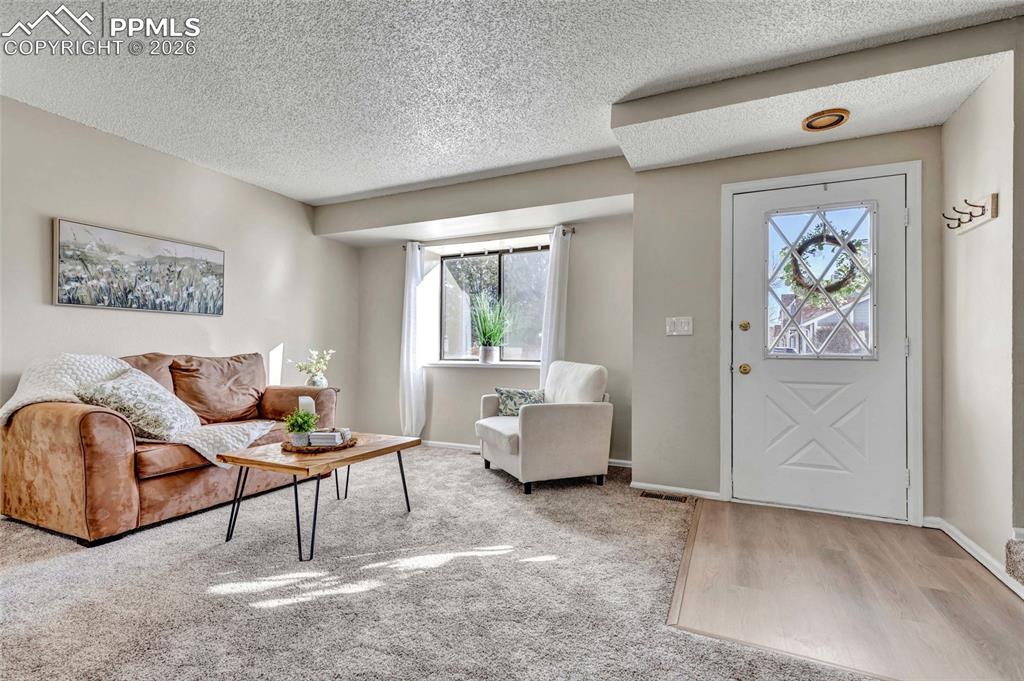 806 London Green Way photo 3