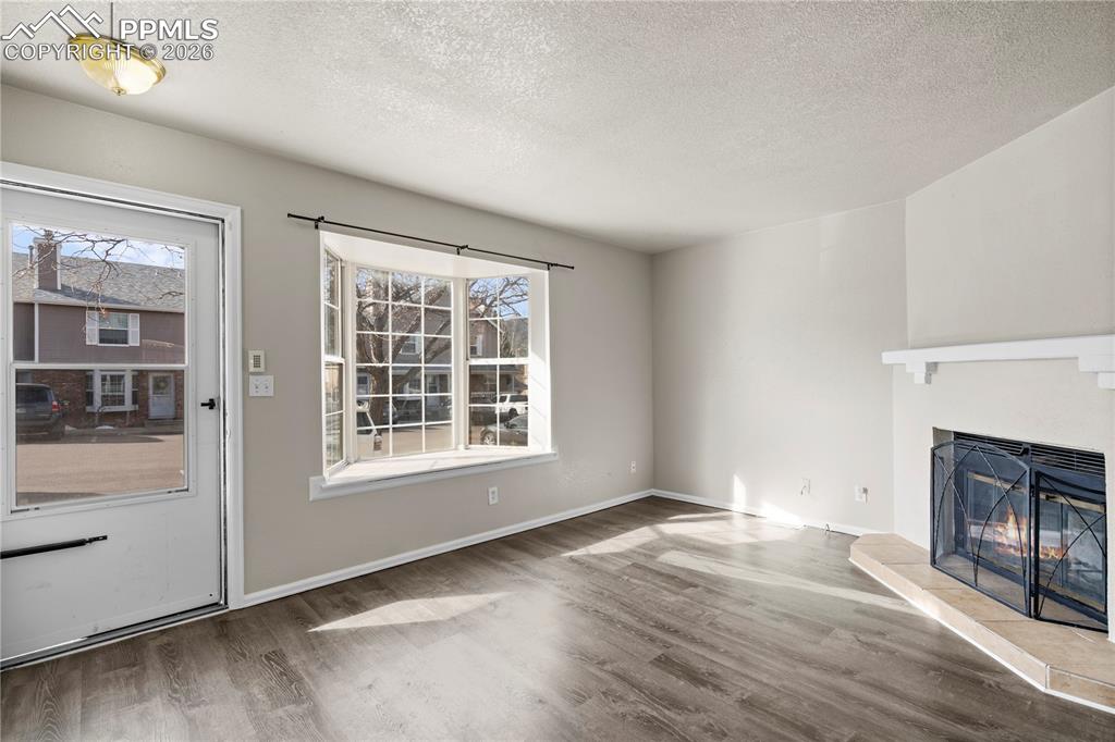 1936 Giltshire Drive photo 3