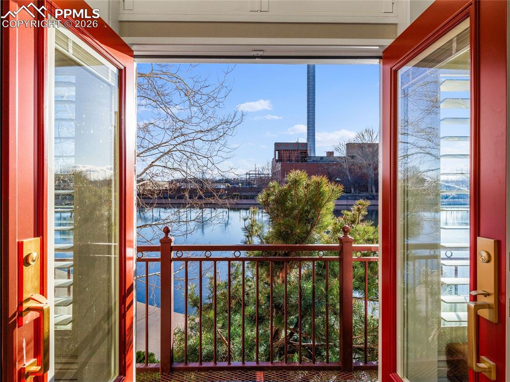 229 W Riverwalk photo 2